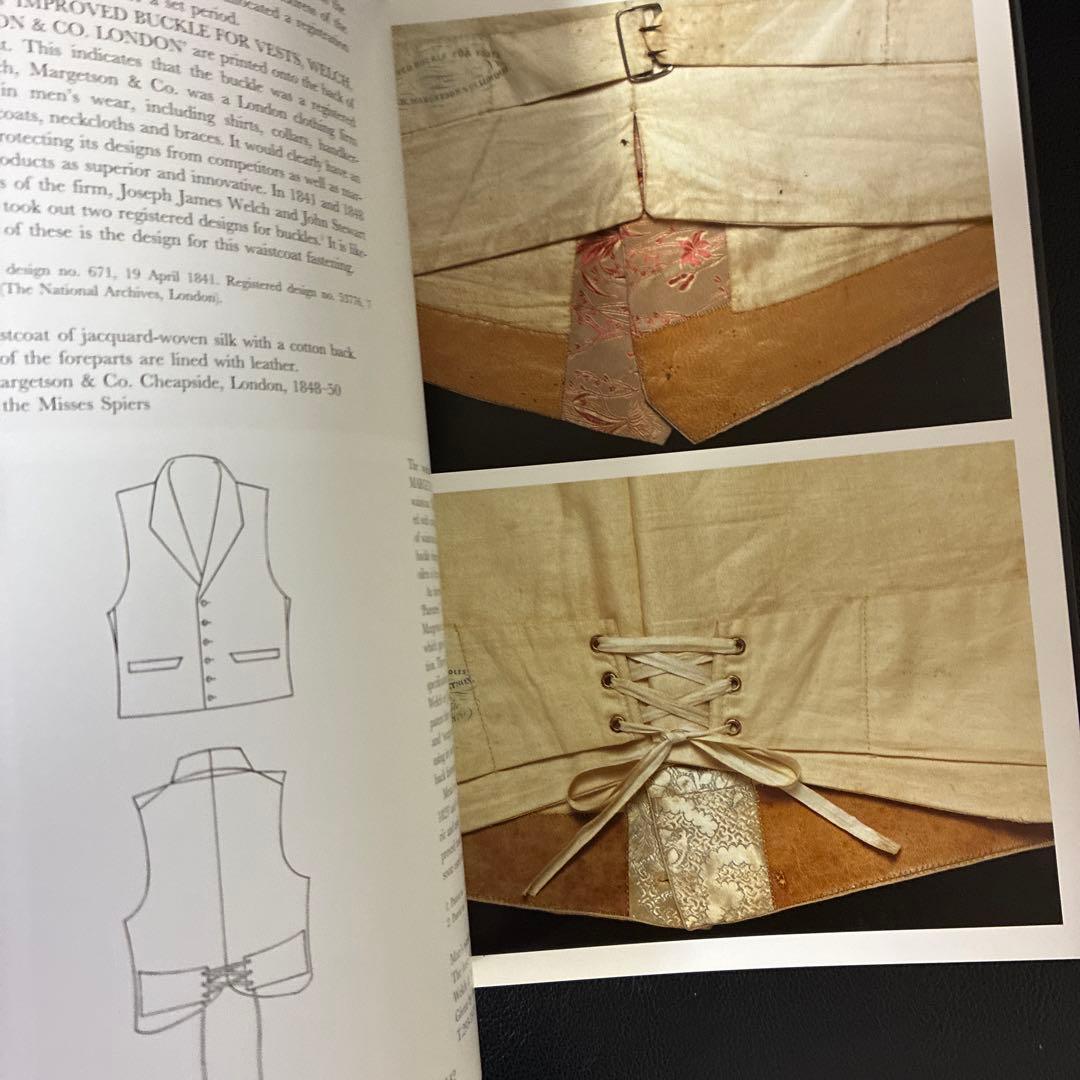 洋書　洋服の成り立ちがわかる本　ファッションの詳細