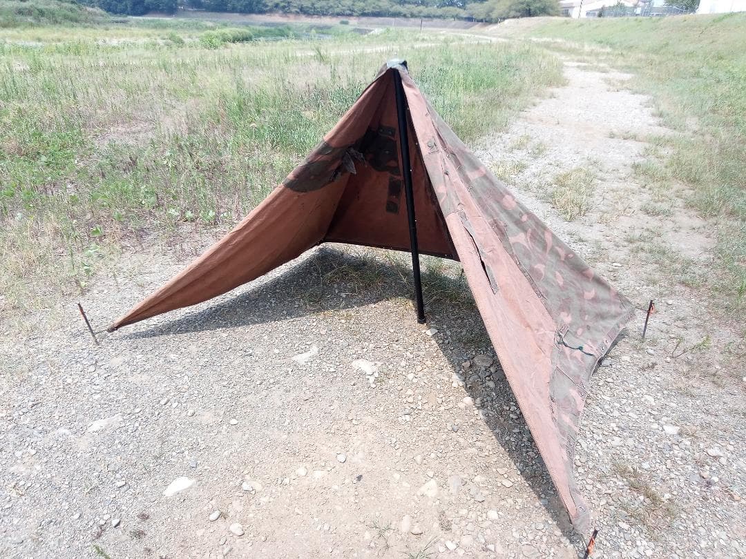 【希少】ハンガリー軍　テントシート2枚組　ハリケーン迷彩　軍幕テント