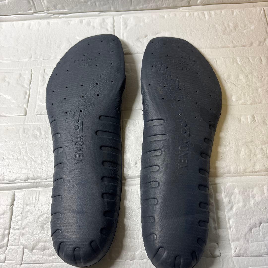 【美品】ヨネックス パワークッション ヒュージョンレブ3 オールコート 25.5