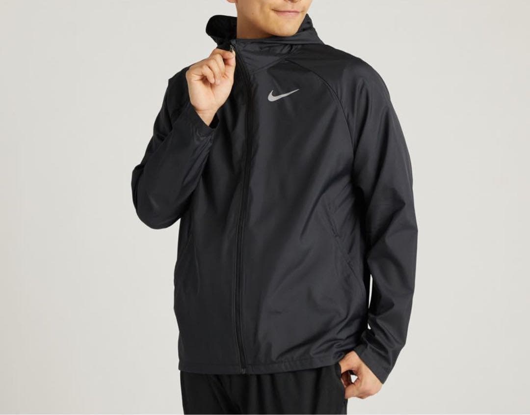 NIKE ランニングジャケット　ウィンドブレーカー　メンズ　黒　M 新品　薄手