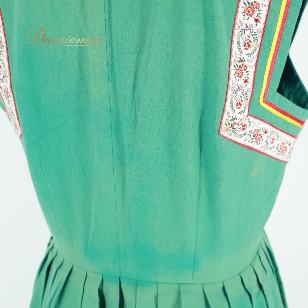 【フォークダンス衣装】グリーン ワンピース ドレス チロリアン 緑 黄 赤 花柄