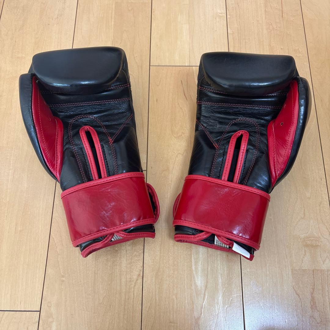 REYES レイジェス　ボクシンググローブ 黒/赤　16オンス
