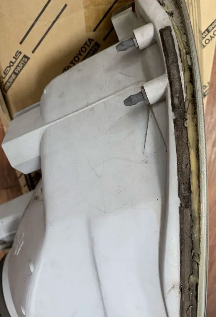 100系ハイエースヘッドライト