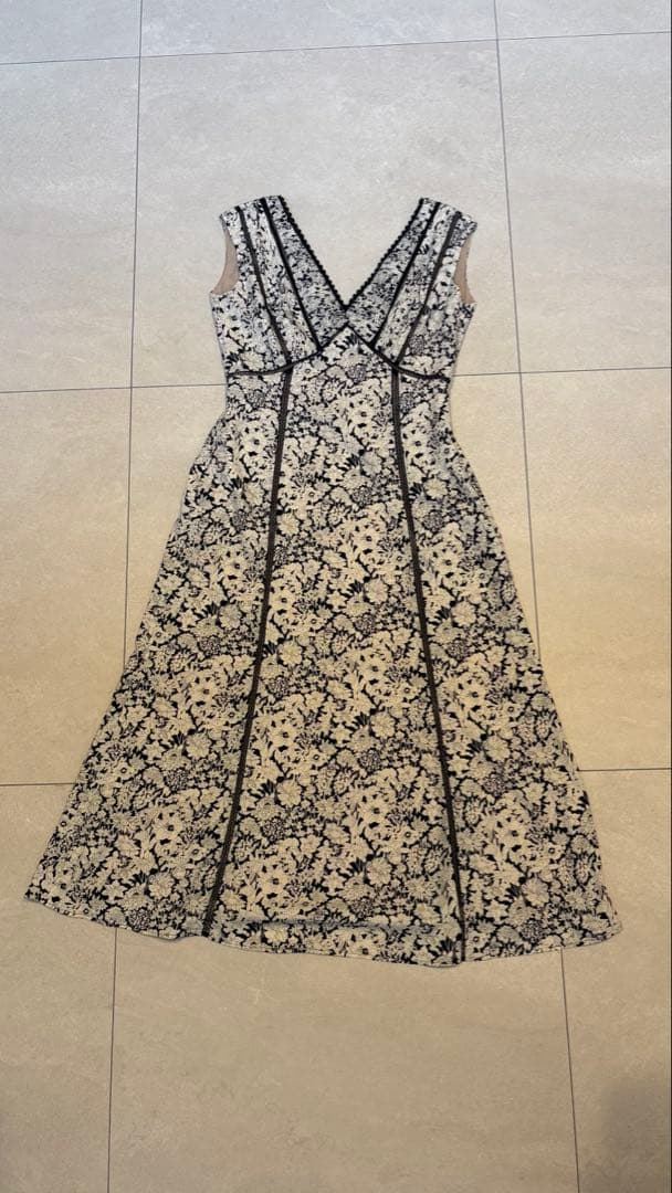 ワンピース Herlipto Lace Trimmed Floral Dress black