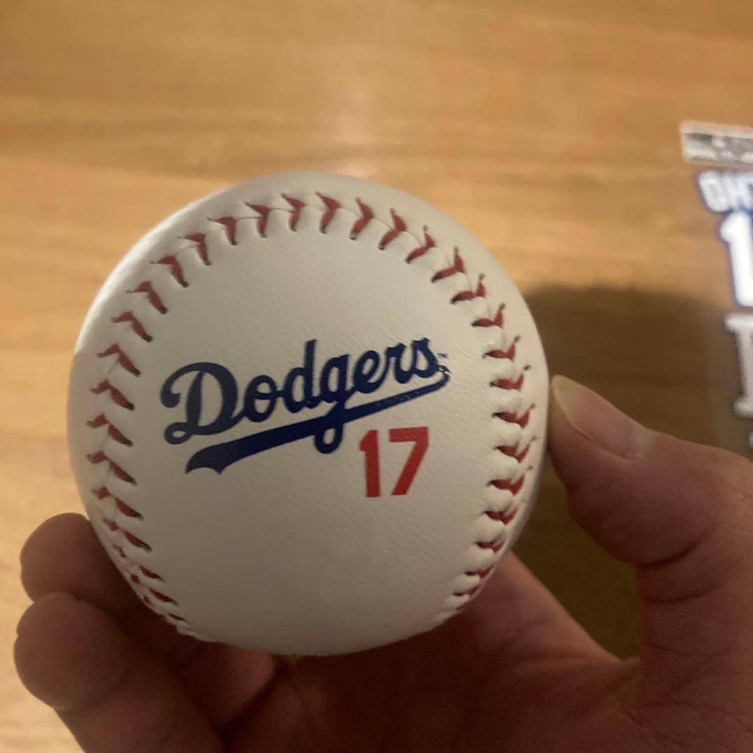 ドジャース　大谷翔平　ステッカー、ボール、キーリングセット
