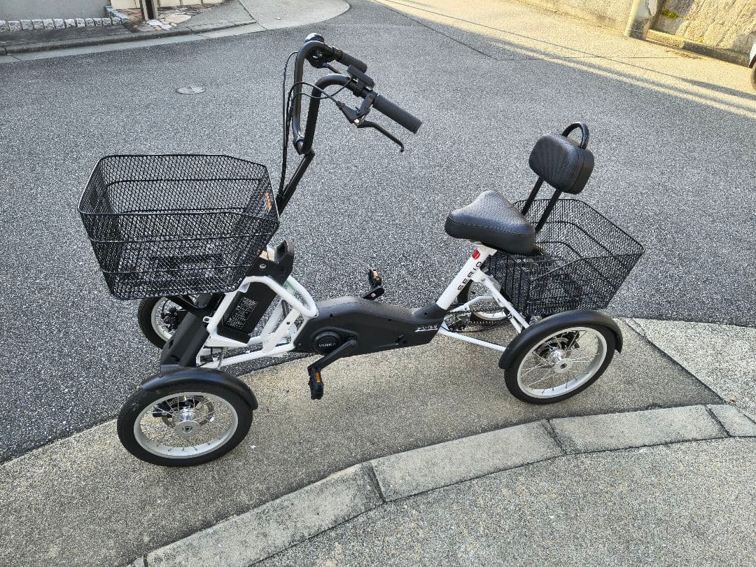 遊歩リベルタSC-01 4輪電動アシスト自転車