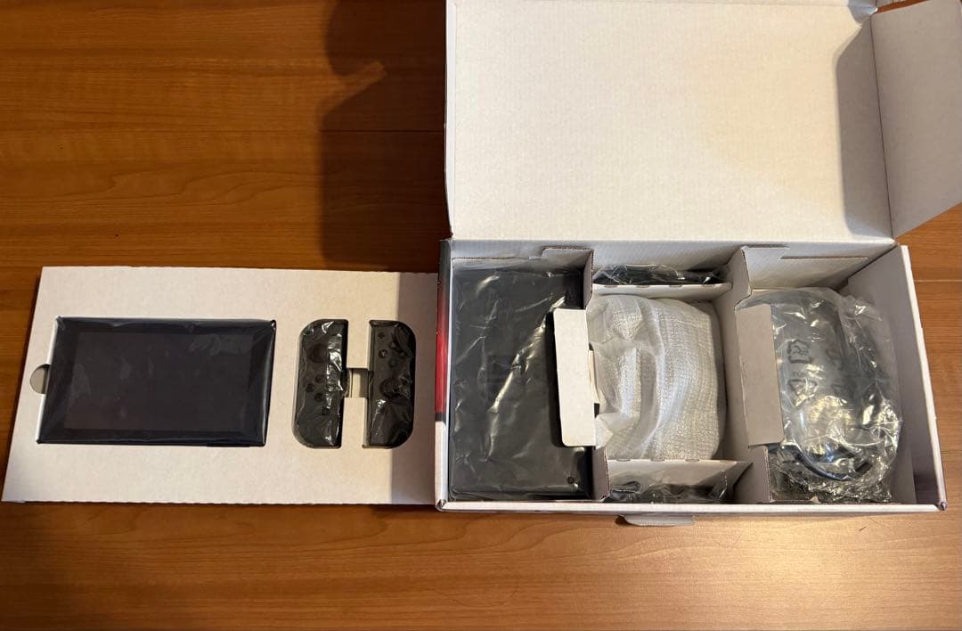 Nintendo Switch 本体＋ソフト2本 スマブラ スプラ2