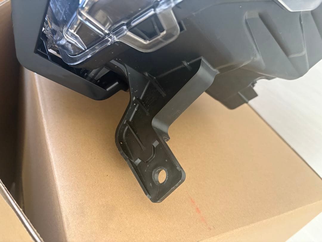 CV1W デリカ:D5 左ヘッドライト