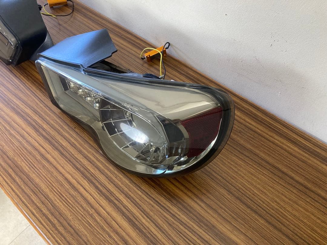 86 BRZ クリスタルアイ製　テールランプ　左右セット　送料込み！