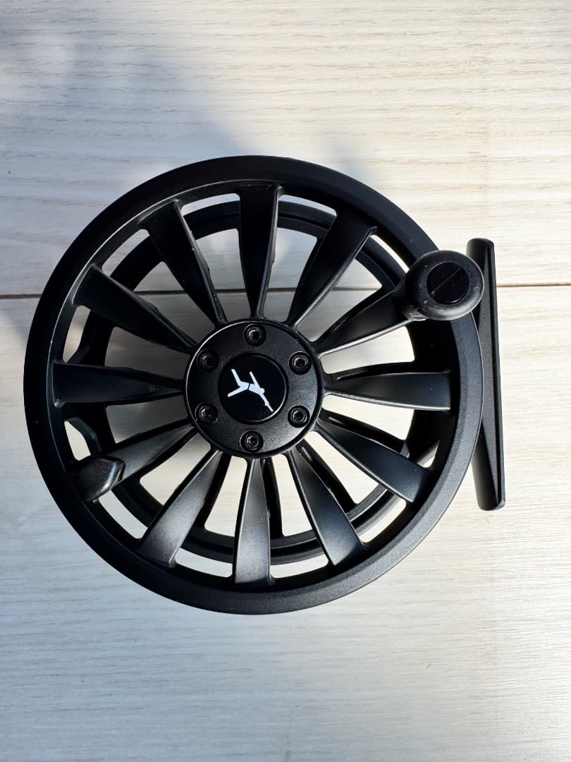 ECHO BRAVO LT フライリール 4/5 ケース付き