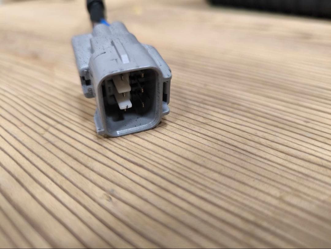 三菱ふそう 新型スーパーグレート 純正LEDテールランプ 【左のみ】