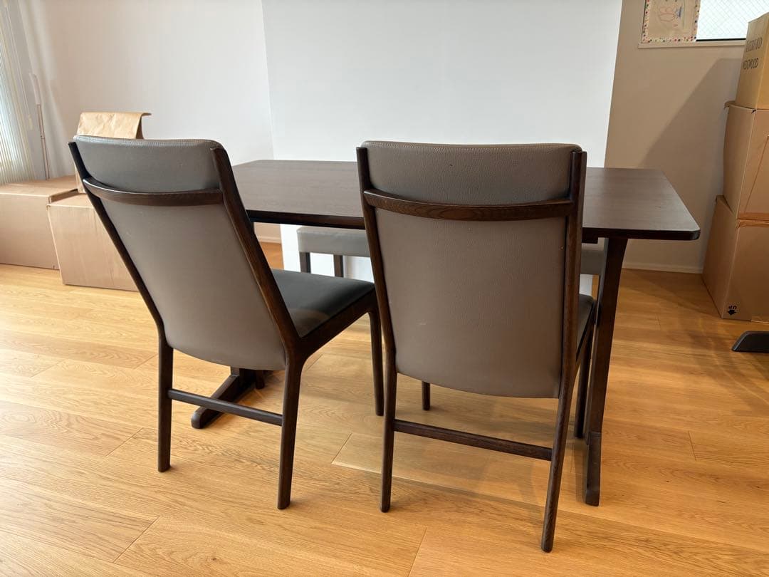 【引取限定：東京都】カリモク　ダイニングテーブル＋チェア2脚＋ベンチ　セット