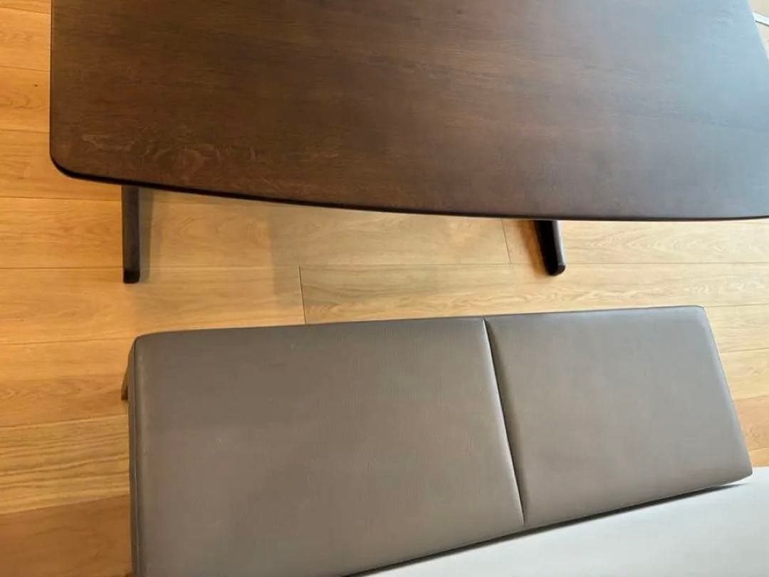 【引取限定：東京都】カリモク　ダイニングテーブル＋チェア2脚＋ベンチ　セット