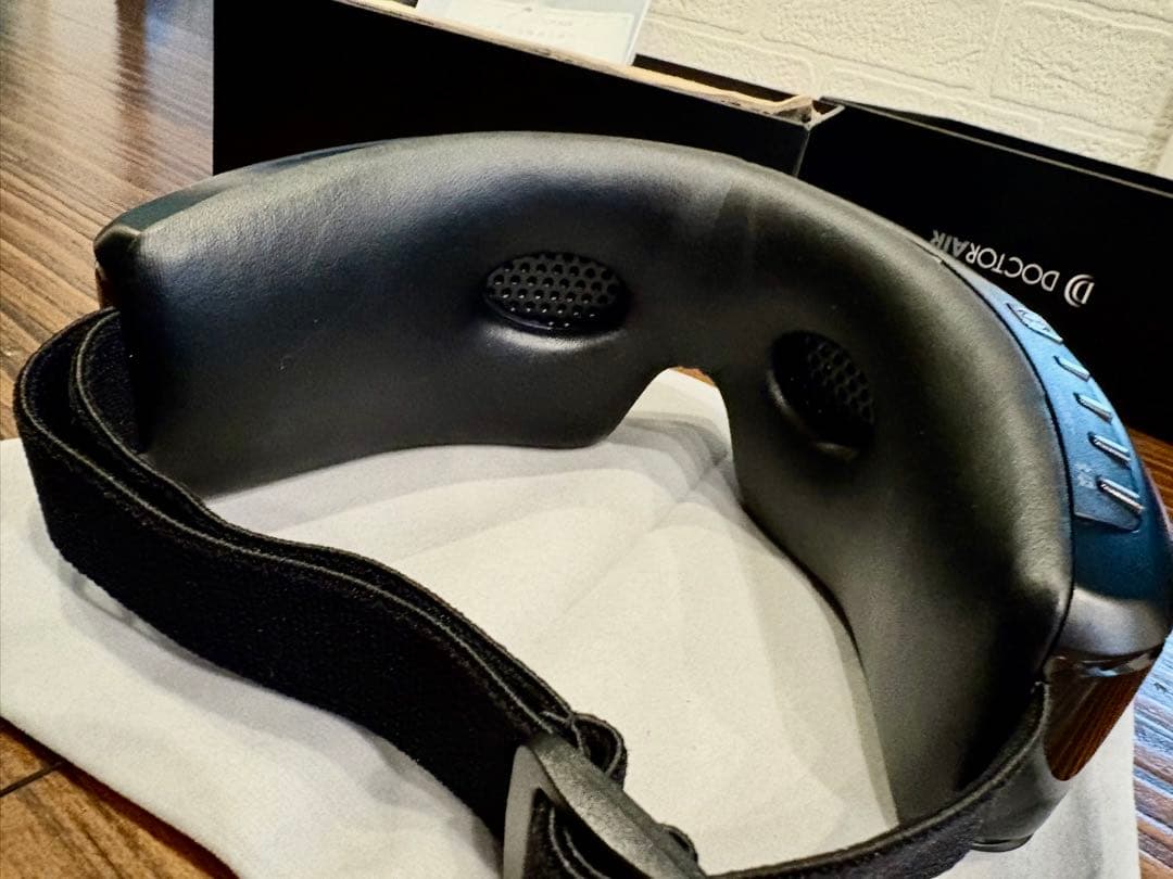 DOCTOR AIR マッサージアイマスク ブラック