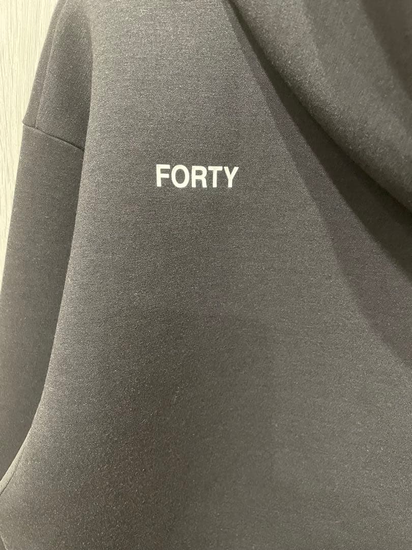 メンズウェア TFW49 THE CLUB CARDBOARD MATERIAL HOODIE