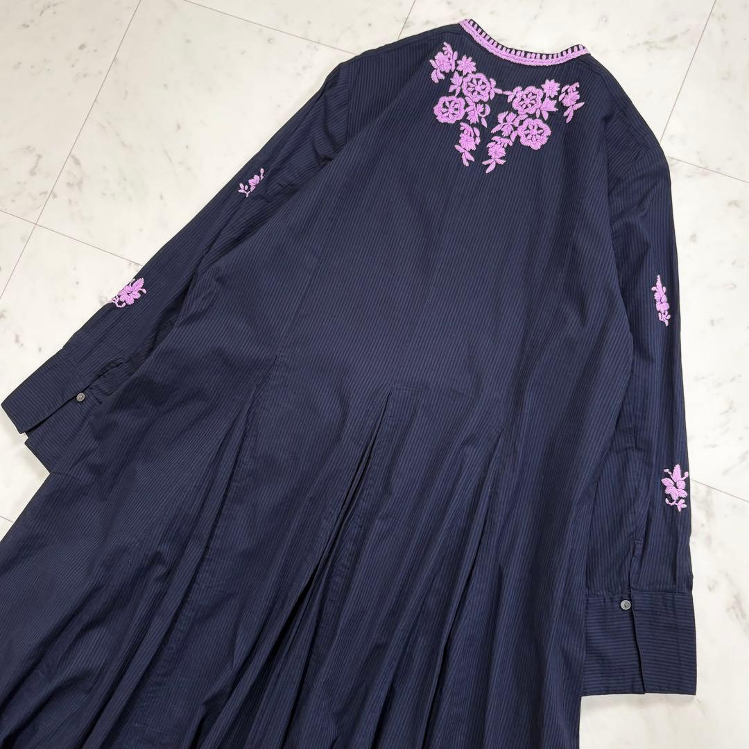 美品✨ヌキテパ　コットンドビーチカン エンブロイダリーワンピース　ネイビー　刺繍