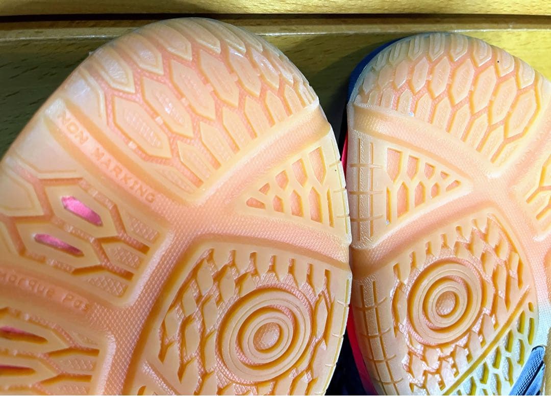 A美品アシックスローテジャパンライトバレーボールシューズ軽量通気性25.5