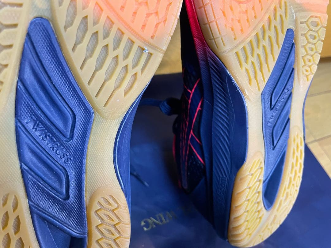 A美品アシックスローテジャパンライトバレーボールシューズ軽量通気性25.5