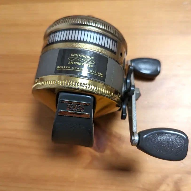 ゼブコ　クローズドフェイスリール