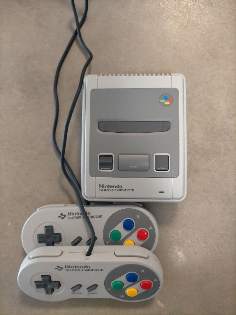 ニンテンドークラシックミニ　ミニスーパーファミコン　Nintendoゲーム機本体