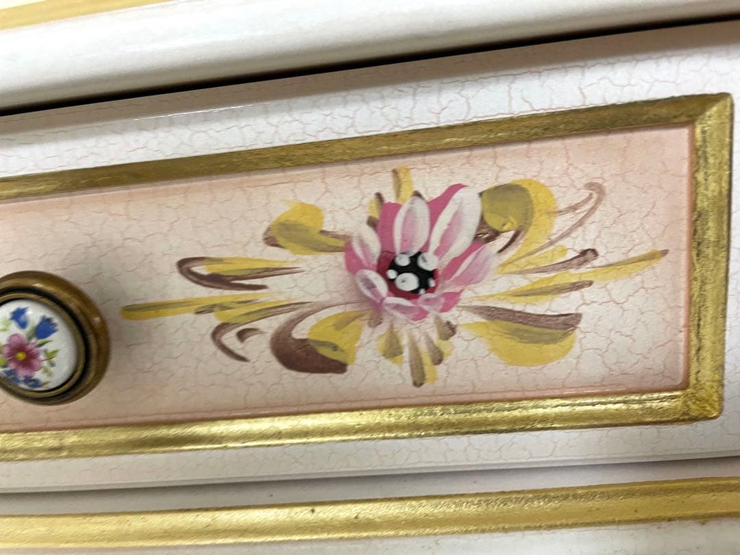 ロココ調ピンクのフラワーモチーフキャビネット 美品