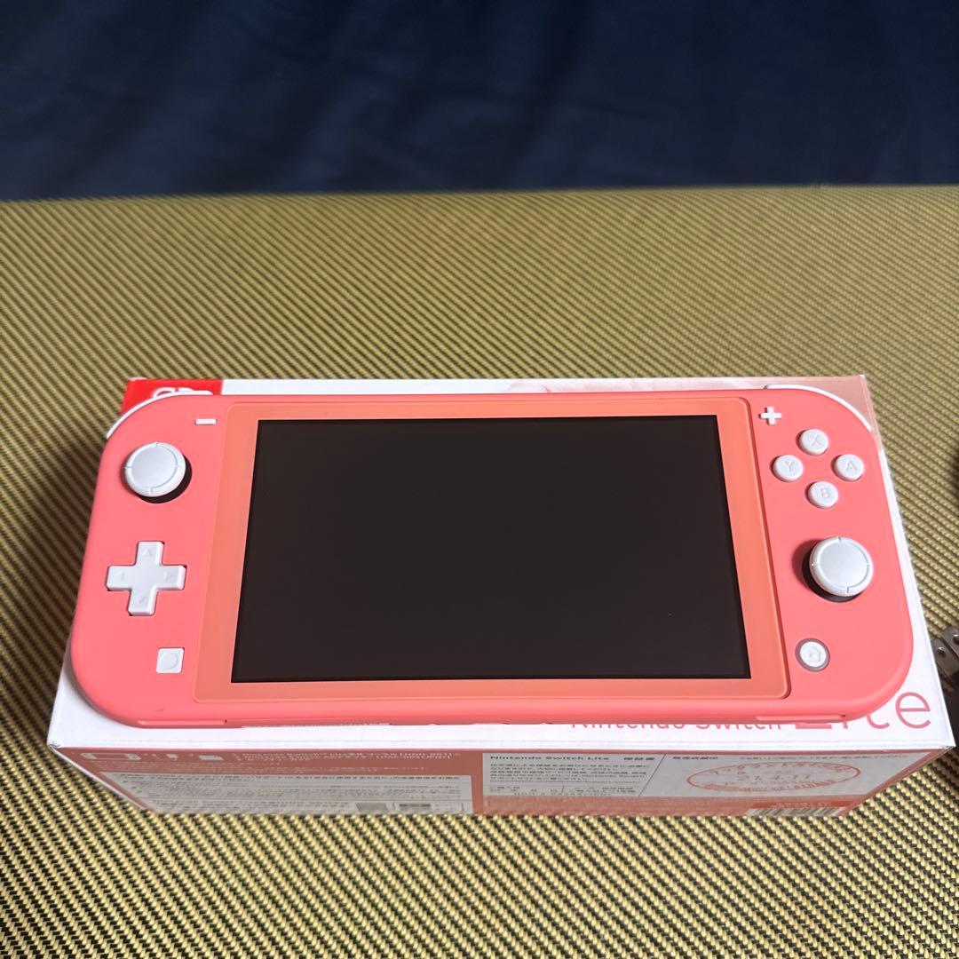カ*オ様 Nintendo Switch Lite コーラル