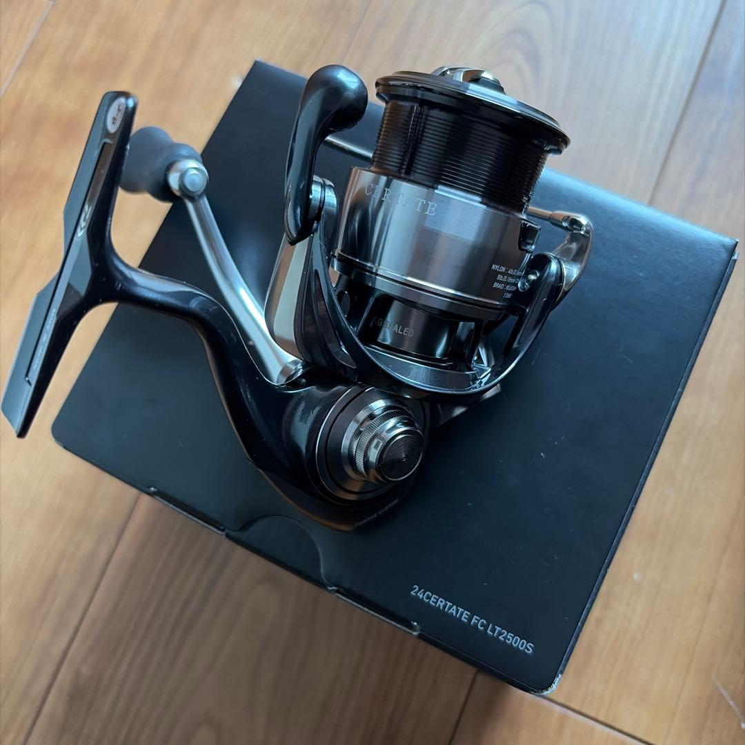 極美中古 DAIWA ダイワ 24CERTATE 24 セルテート 2500S