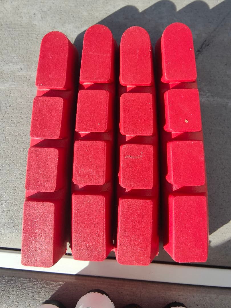 【新品、未使用！】カーボンブレーキシュー8個セット☆③