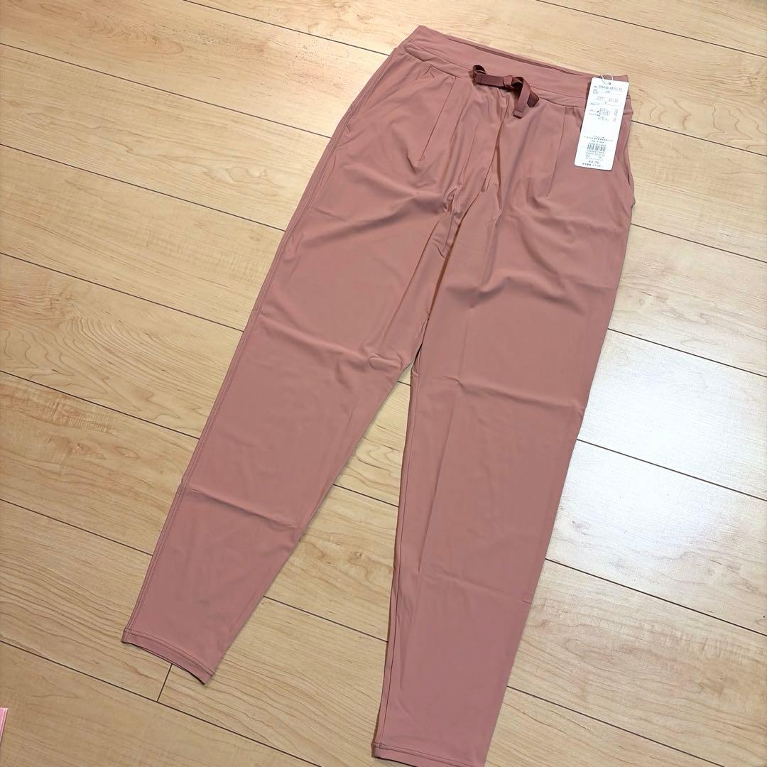 新品Chacott タックテーパードパンツ サイズM ¥14,300