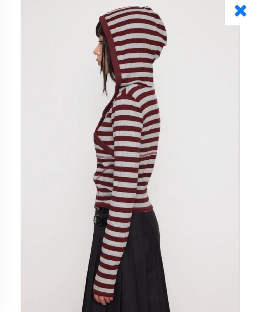 新品未使用LAGUA GEM FRONT CROSS BORDERフーディ赤