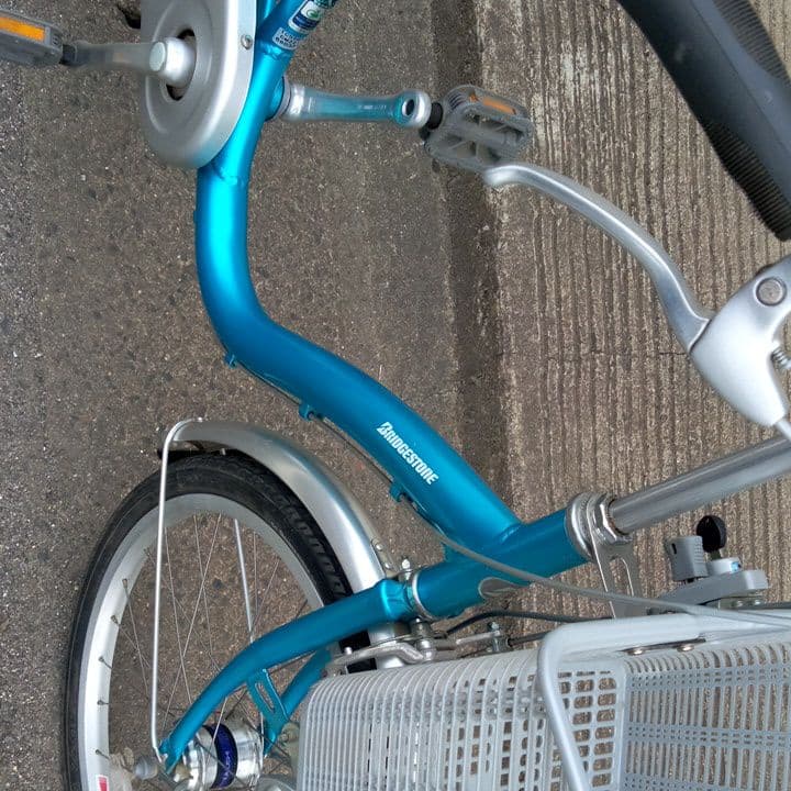 ブリヂストンのアルミフレーム22インチ カルモです