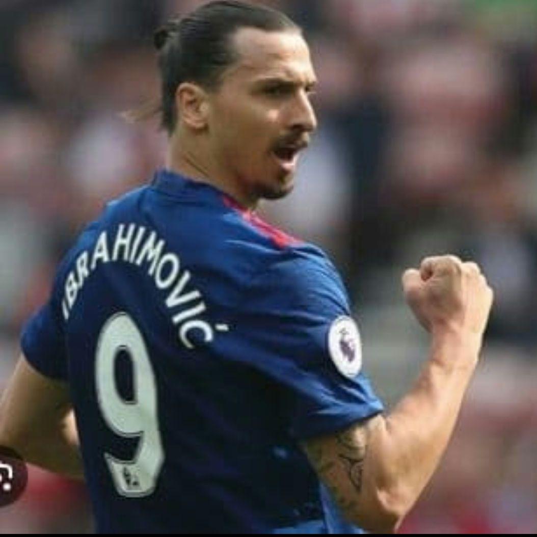 【新品美品】マンチェスターユナイテッド ＃9 ズラタン 16/17 ユニフォーム