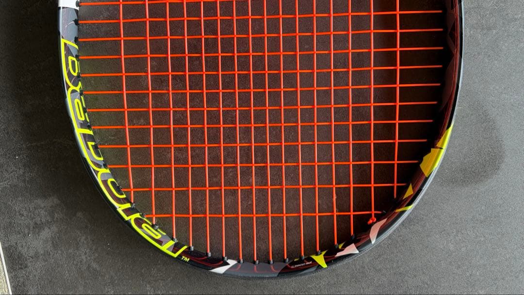 【美品】使用少 Babolat ピュアアエロ2023 面100グリップサイズ2