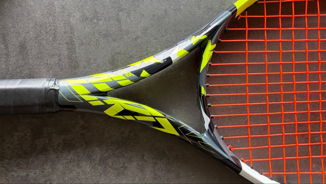 【美品】使用少 Babolat ピュアアエロ2023 面100グリップサイズ2