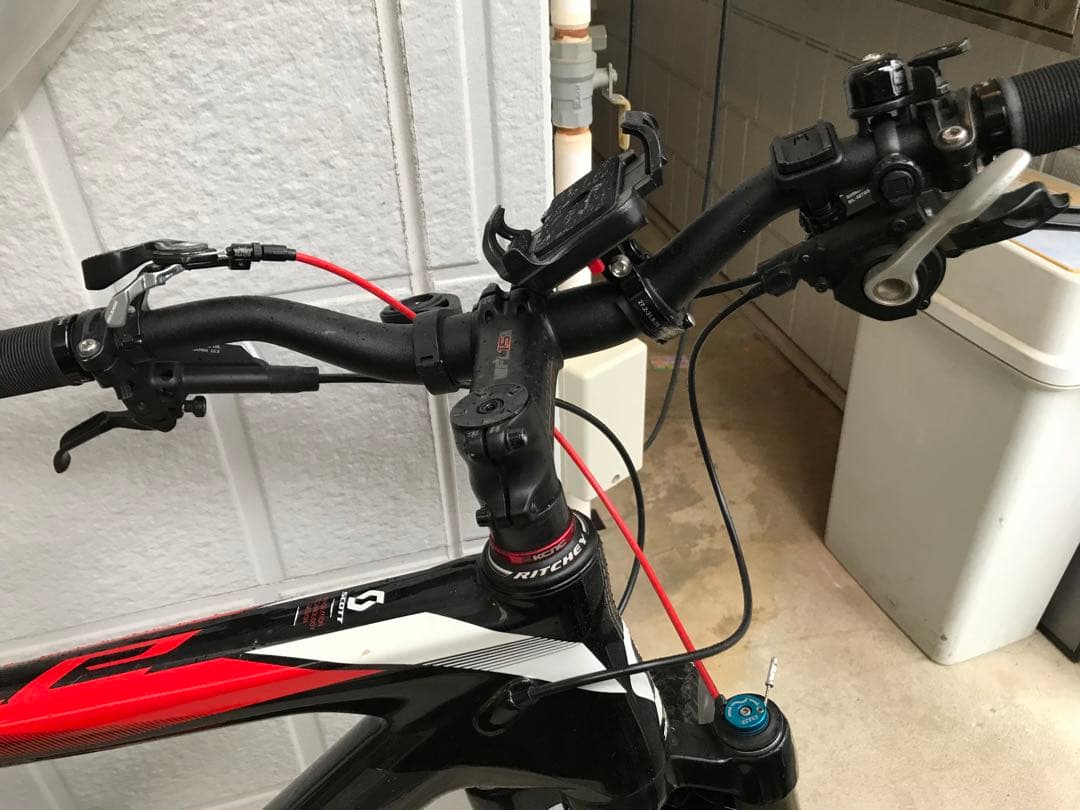 カーボンマウンテンバイク