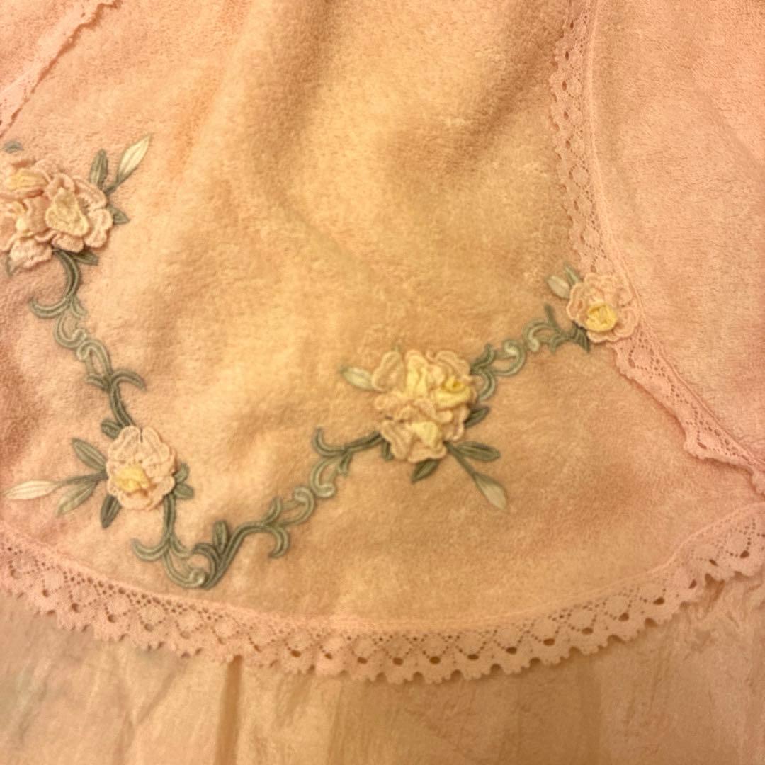 新品未使用・さえらヒスクローネ　ピンクのお花のエプロン