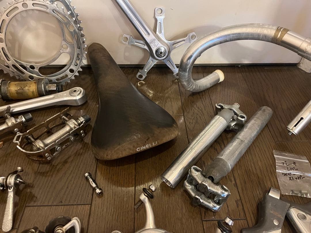 CINELLIロードバイクからの取り外しパーツ一式