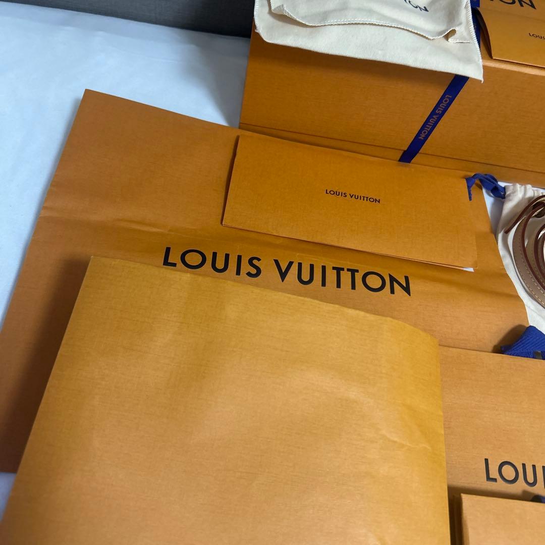 m*o様 【遺品整理・生前整理品】VUITTON 財布　ネックレス　時計