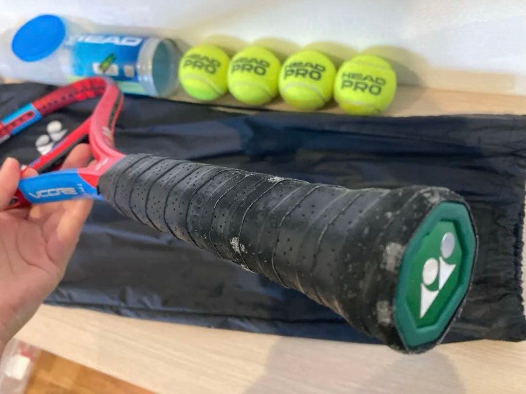 YONEX VCORE PRO ラケットとテニスボールセット