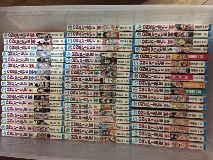 ワンピース 1〜83巻+関連本&グッズ