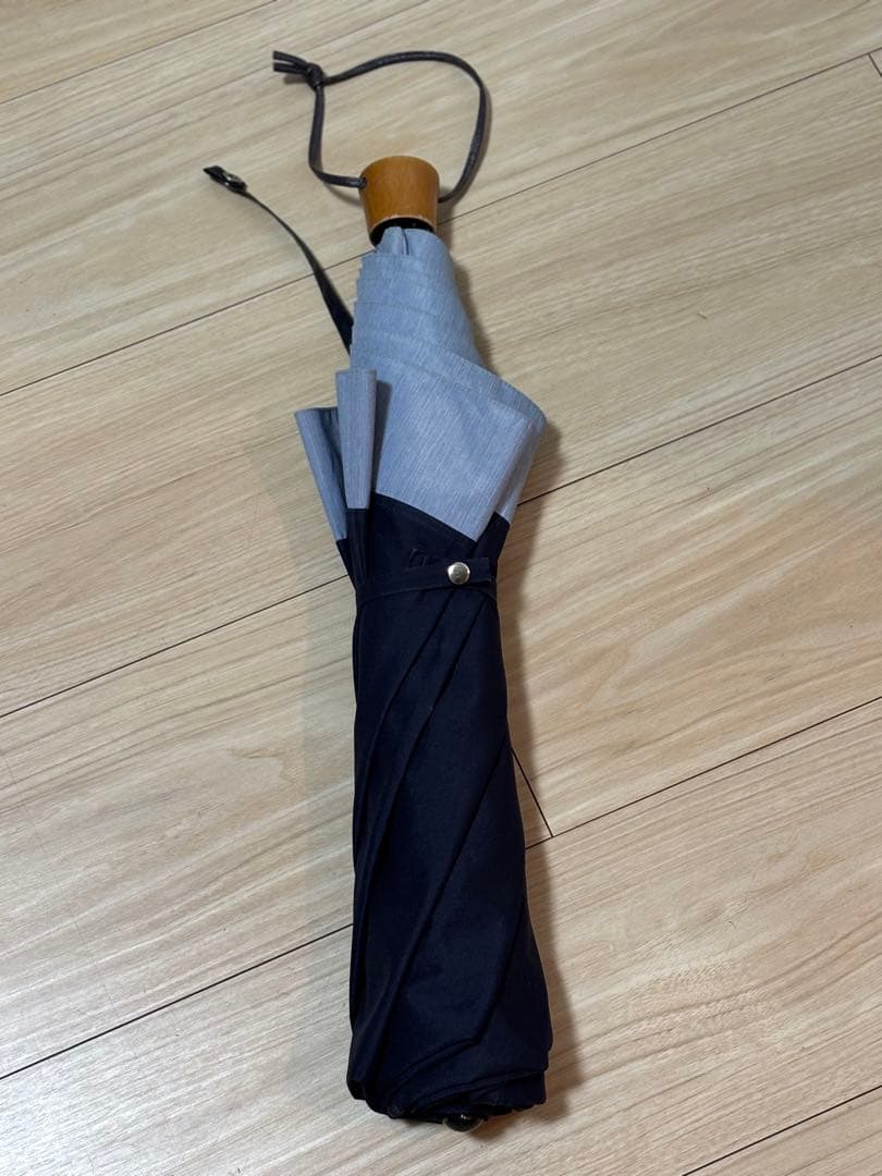 サンバリア100 折りたたみ日傘⭐︎3段折り　骨折れや曲がりはございません⭐︎