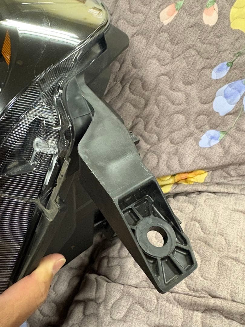 ホンダ N-VAN左LEDヘッドライト