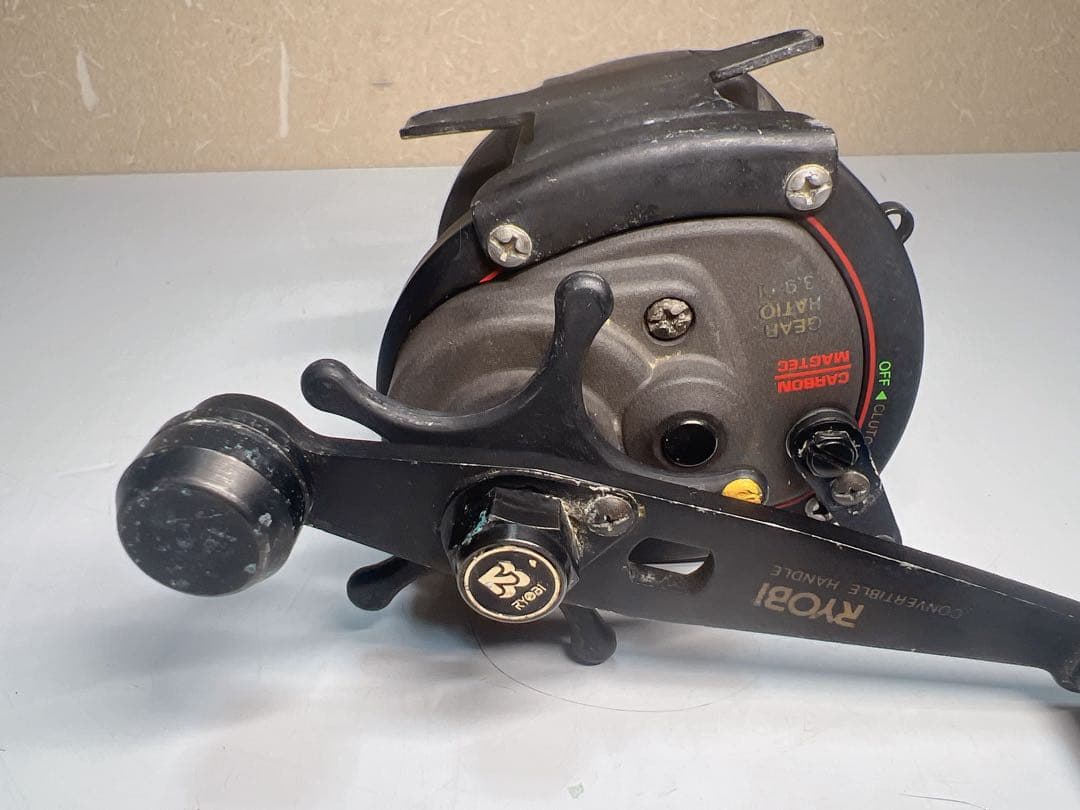 リール RYOBI ADVENTURE CARBON 70 MAGTEC