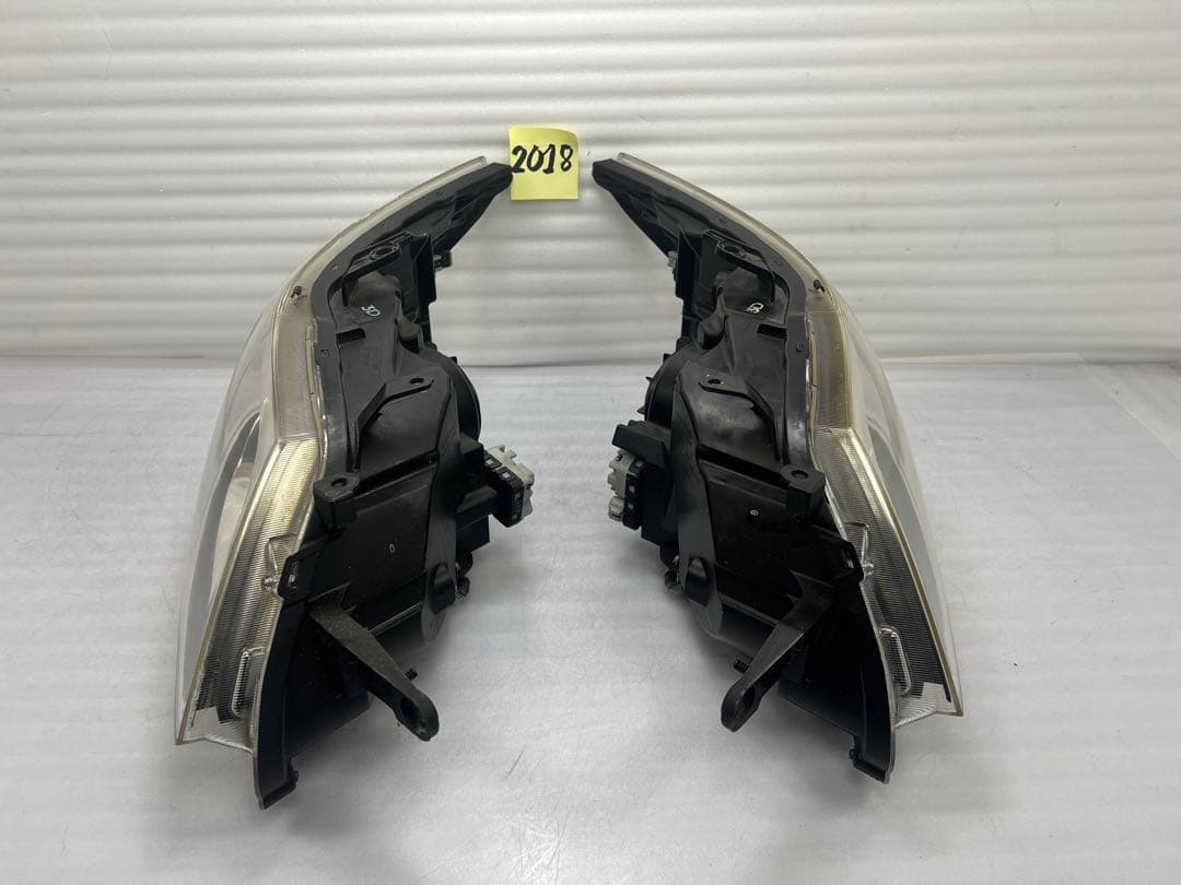 し*ょ様 スバル エクシーガ純正HIDキセノンヘッドライト1861 YA4/5/