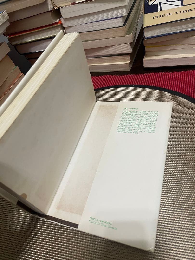 洋書 ELIZABETH GASKELL Angus Easson