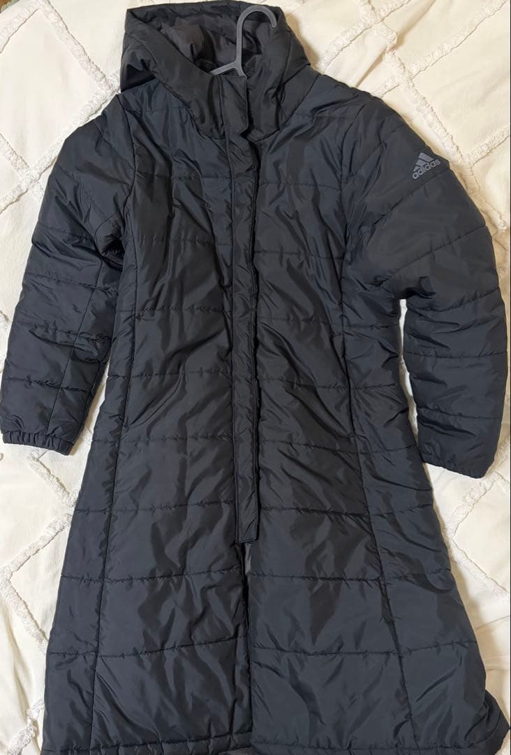 adidas フード付き くびれありブラック ベンチコート　レディース