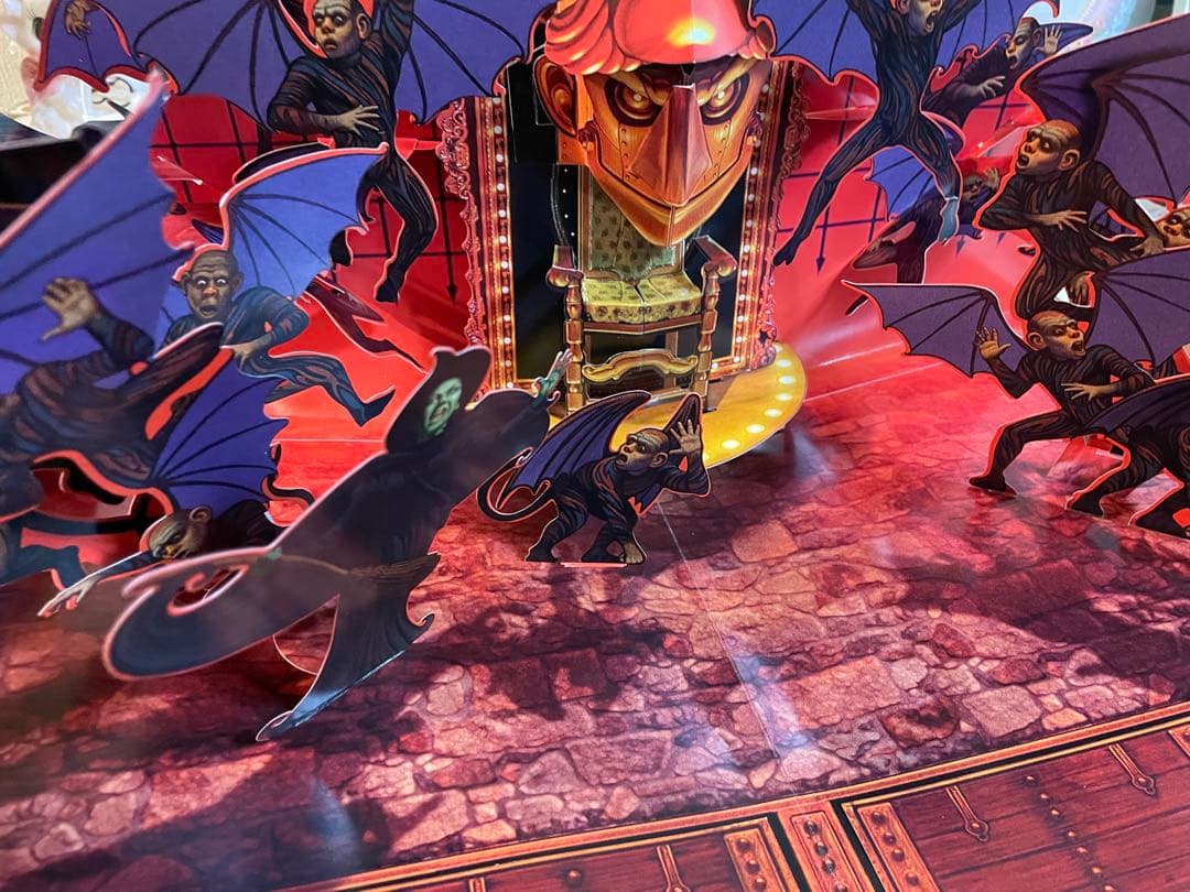 洋書 Wicked: The Musical Pop-Up Compendium