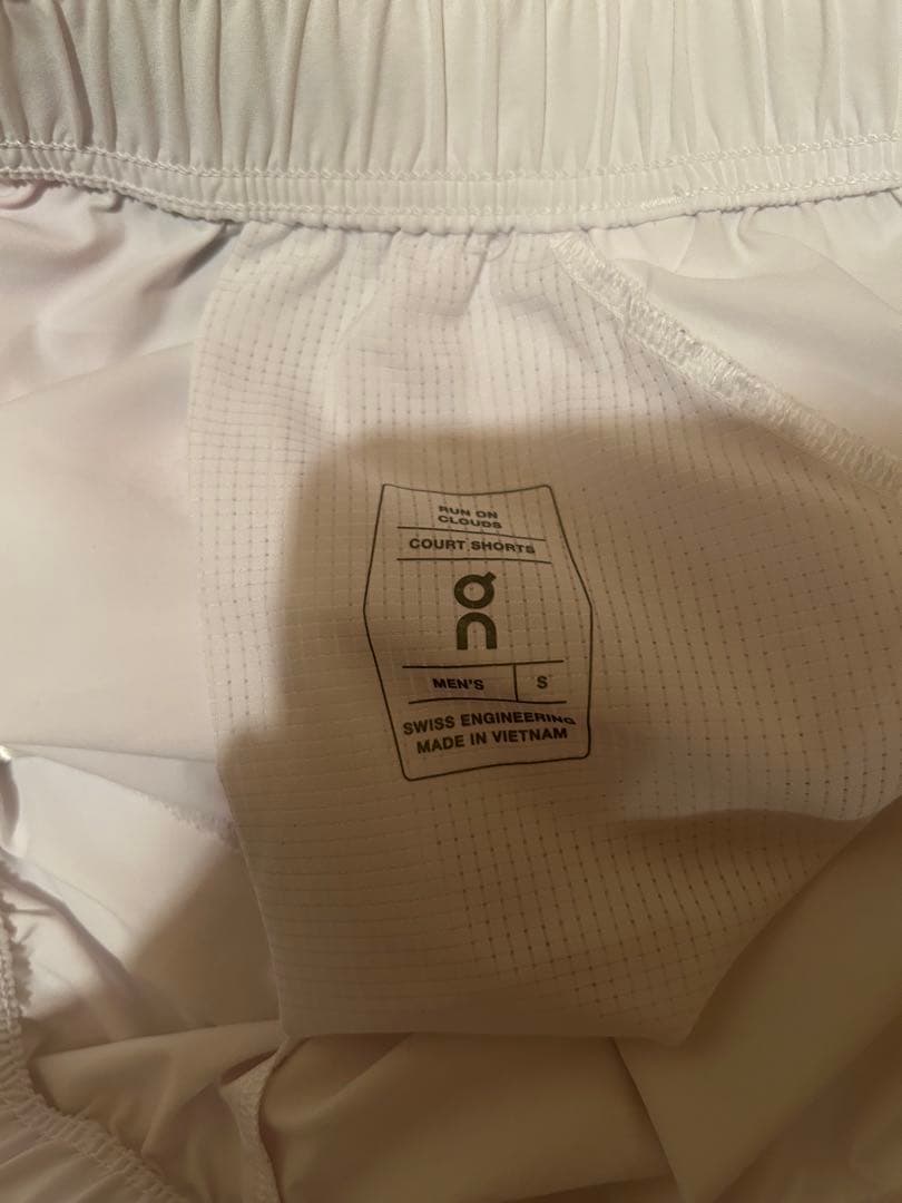 On Court Shorts Men’s Sサイズ