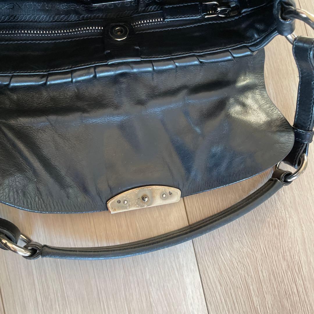 プラダ　レザーバック
