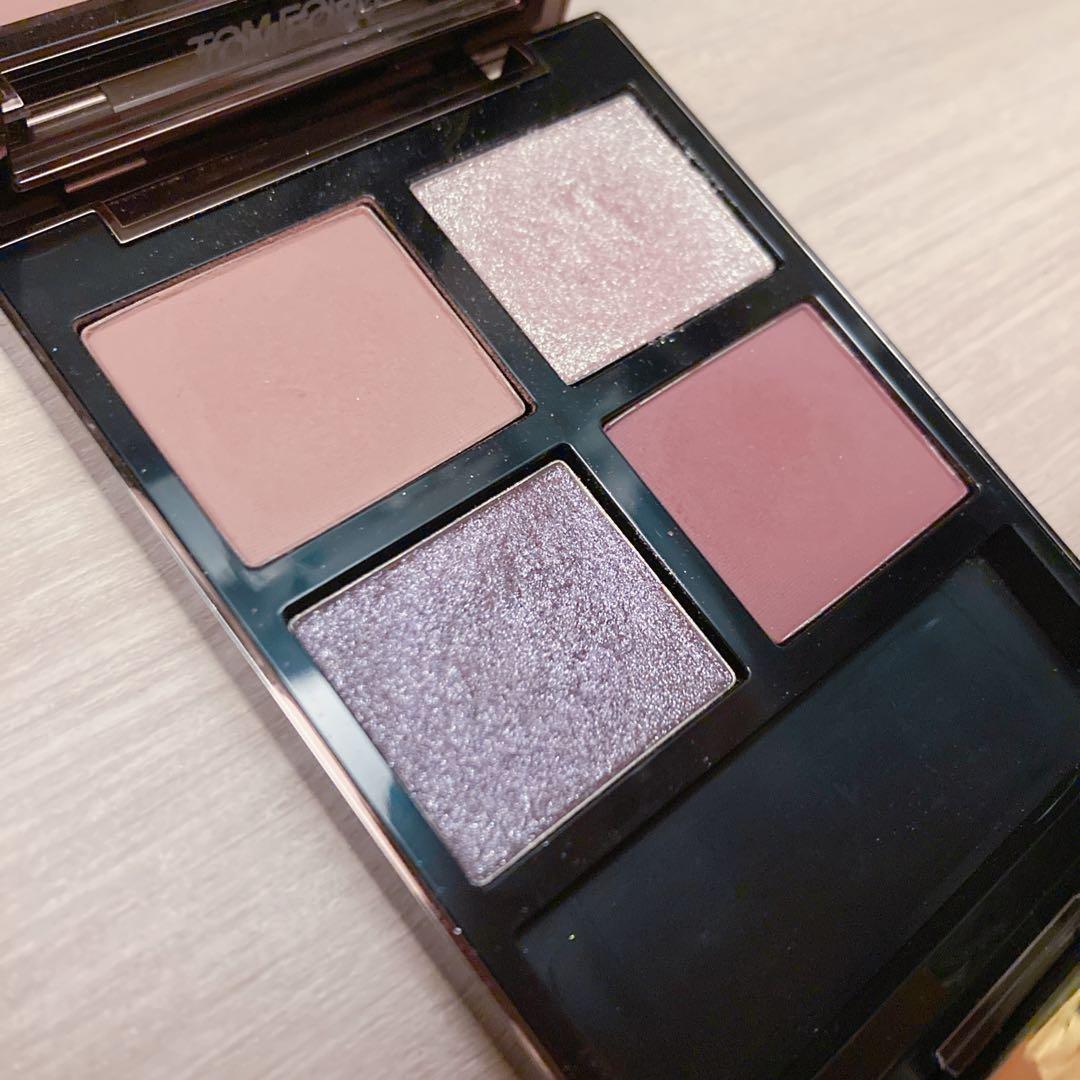 トムフォード　アイカラークォード　メタリックモーブ　アイシャドウ